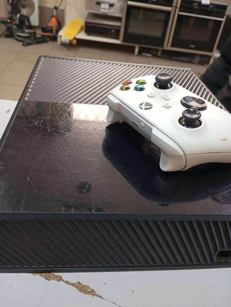 Купити Microsoft xbox one x 500gb Б/У