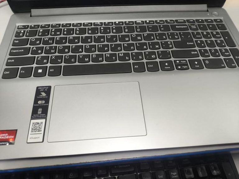 Купити Lenovo 16/ryzen 3 7320u ddr5/8gb ddr5/hdd *відсутній/ssd 512 gb/*інтегрована Б/У