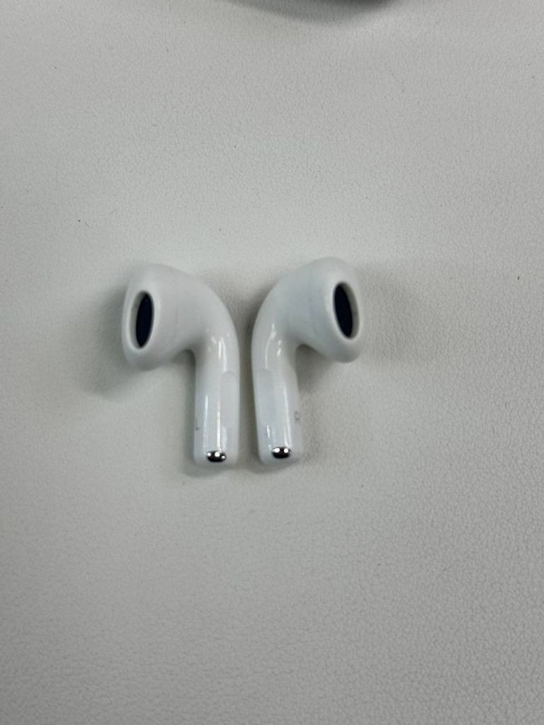 Дешево Apple airpods 4 з ломбарду