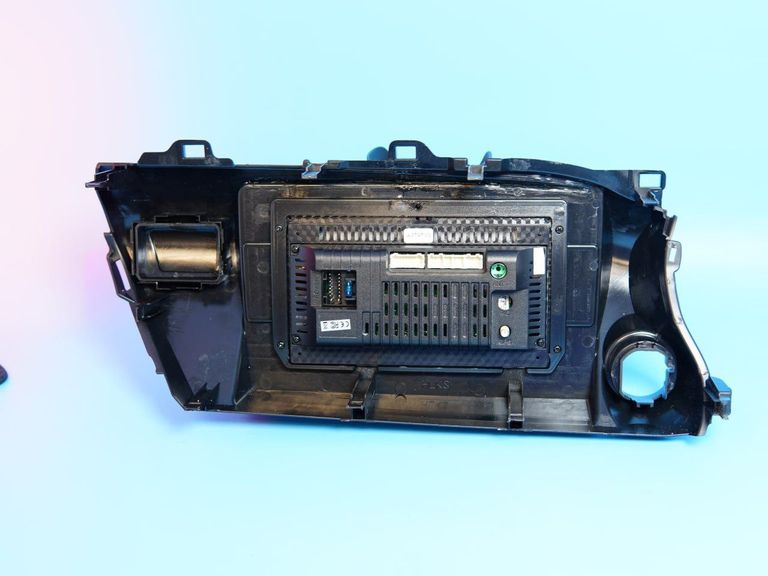 Toyota Hilux 2015-2020гг. 4/64Gb Код:null. Изображение 5