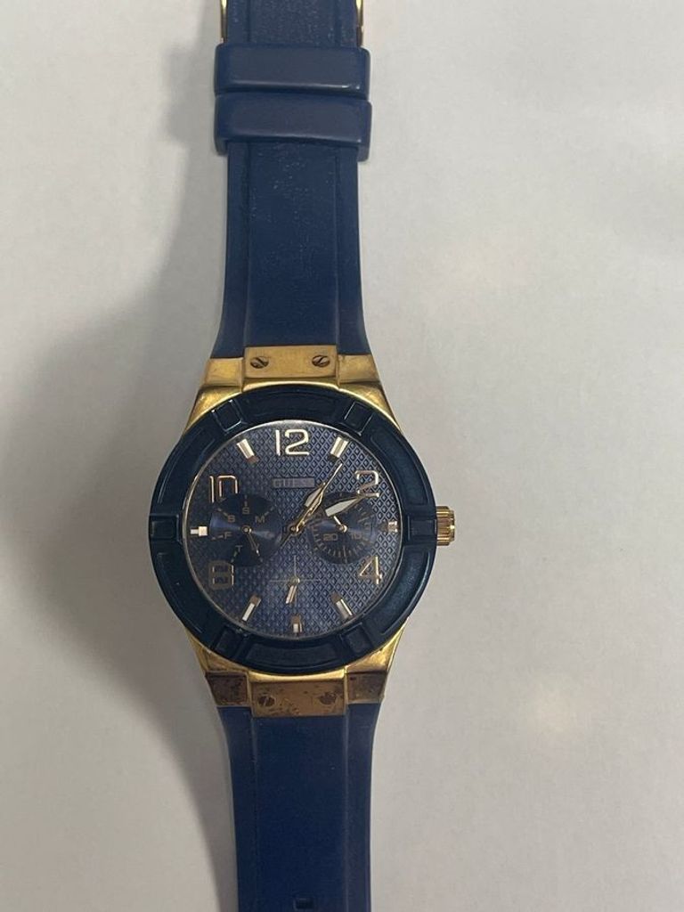 Распродажа Guess W0571L1, продавец Техноскарб