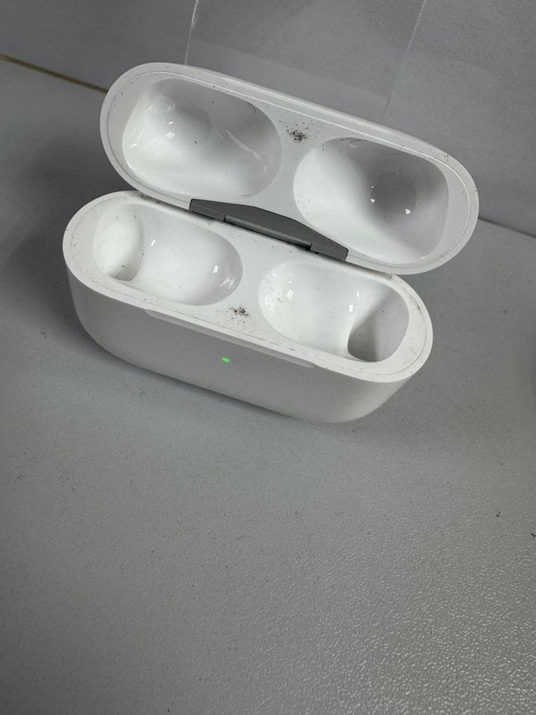 Оголошення Apple airpods pro 2nd generation with magsafe charging case usb-c Б/У