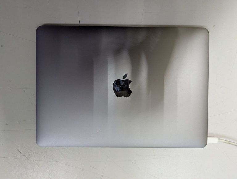 Оголошення Apple macbook a1534 12" core m 1,1ghz/ram8gb/ssd256gb/intel hd graphics 5300 Б/У