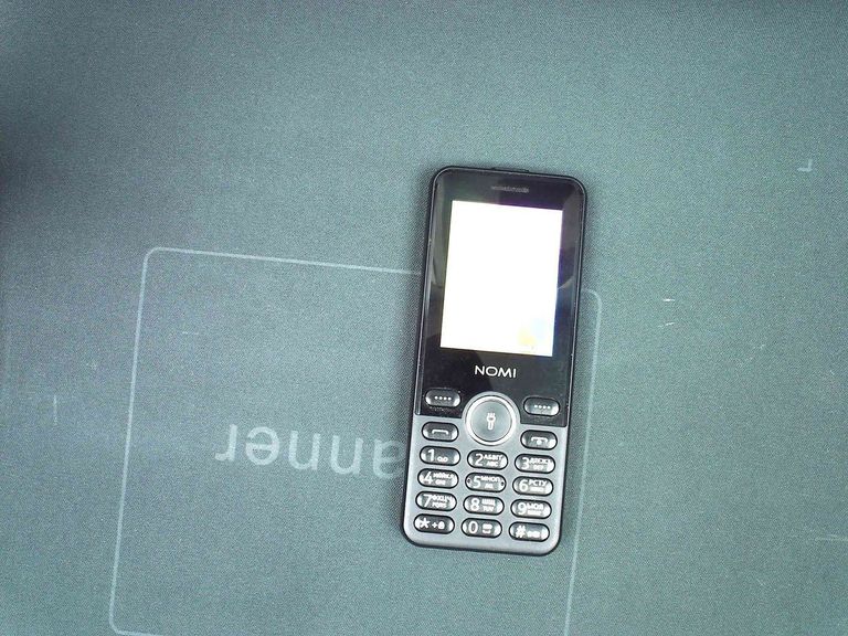 Купити Nomi i2412 Black Б/У