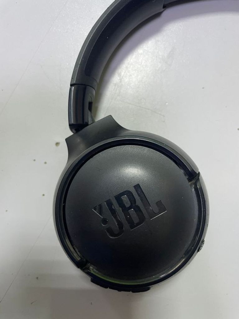Дешиво Jbl tune 520bt с ломбарда
