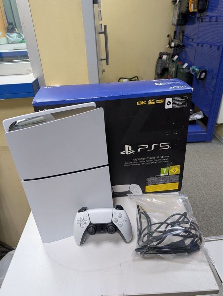 Купити Sony PlayStation 5 Digital Edition 825GB Б/У