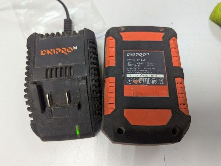 Дешево Dnipro-M cd-200th 1акб 4ah зп з ломбарду