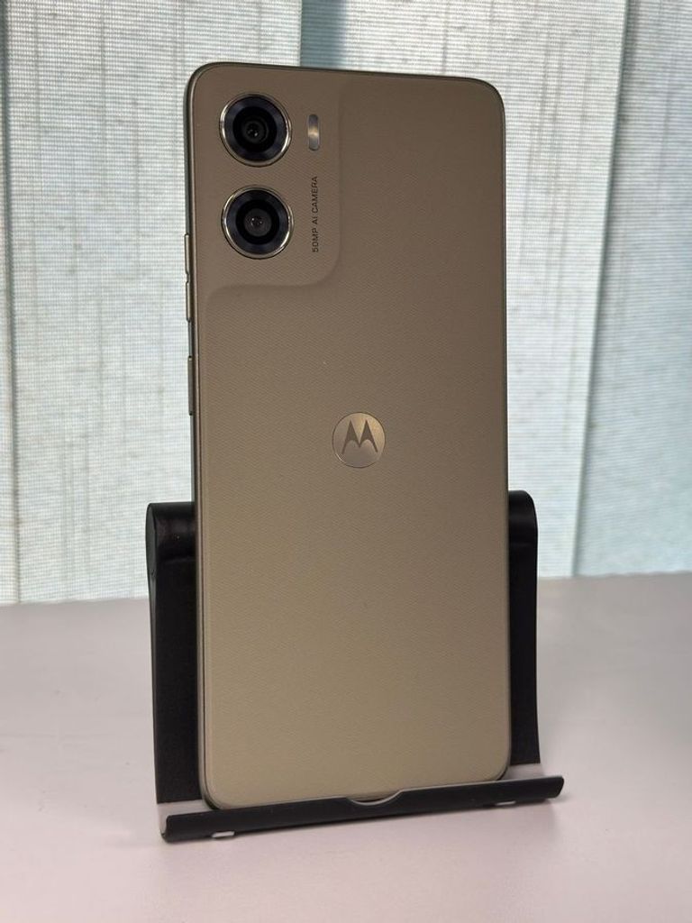 Дешево Motorola moto g06 power 4/256gb з ломбарду