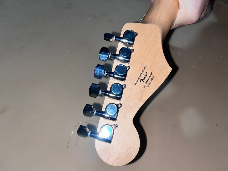 Дешиво FENDER SQUIER DEBUT STRATOCASTER LRL BLACK с ломбарда