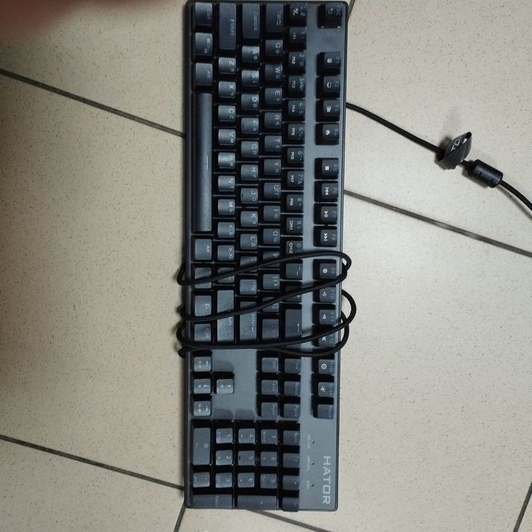 Дешиво Hator starfall rainbow origin с ломбарда