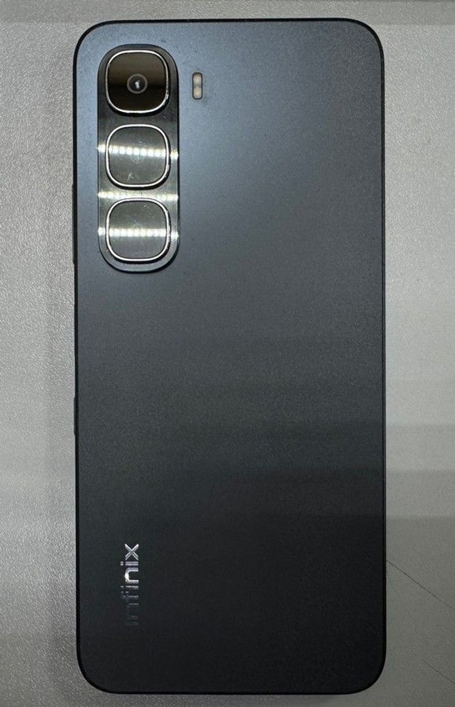 Дешево Infinix infinix hot 60i x6728 8/256gb з ломбарду