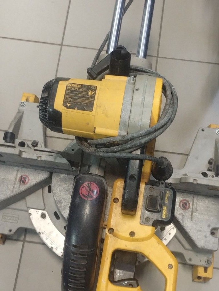 Объявление Dewalt DW717XPS Б/У