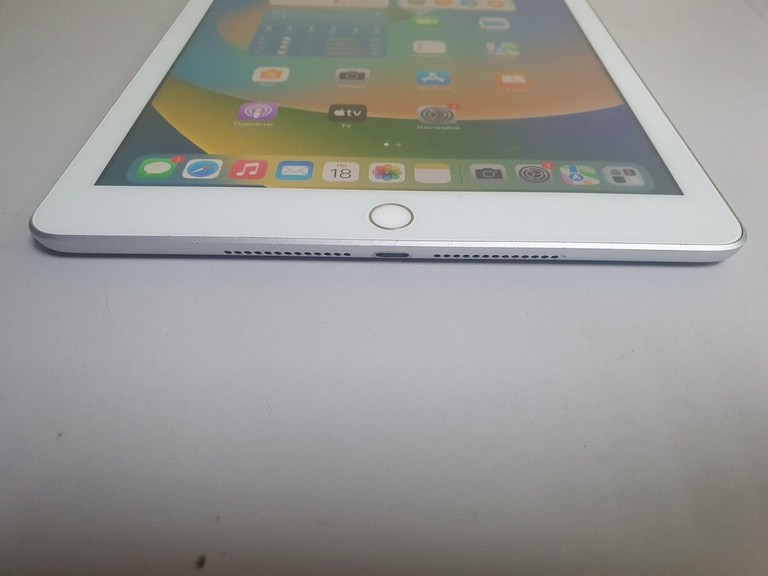 Дешиво Apple ipad 5 wifi 32gb с ломбарда