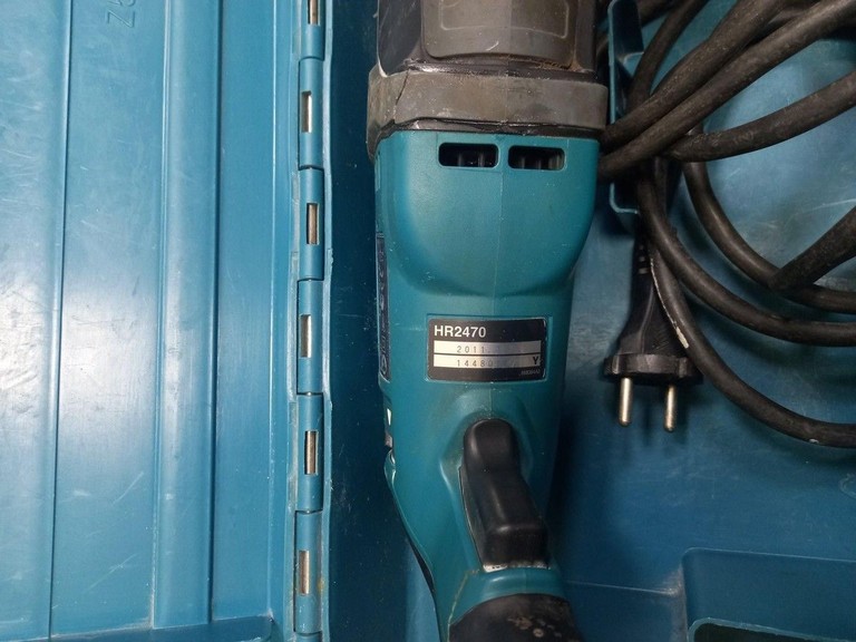 Купить Makita HR2470 Б/У