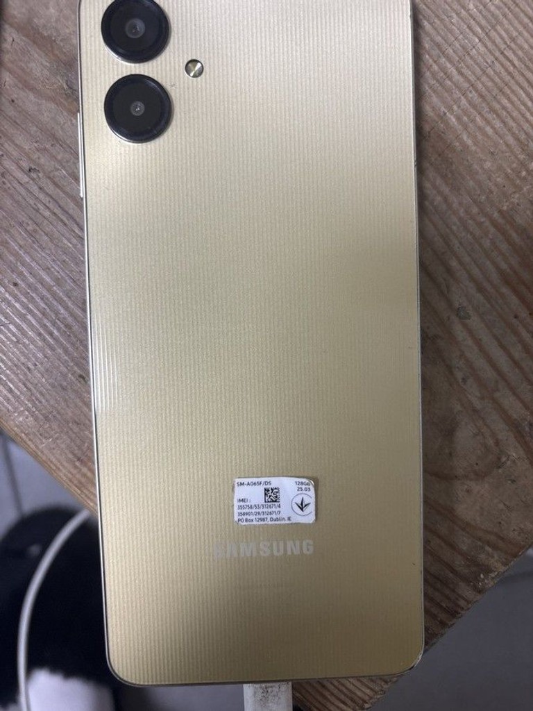 Оголошення Samsung galaxy a06 4/128gb Б/У