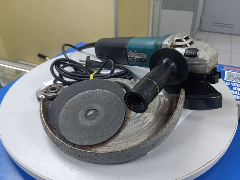 Оголошення Makita 9565CV Б/У
