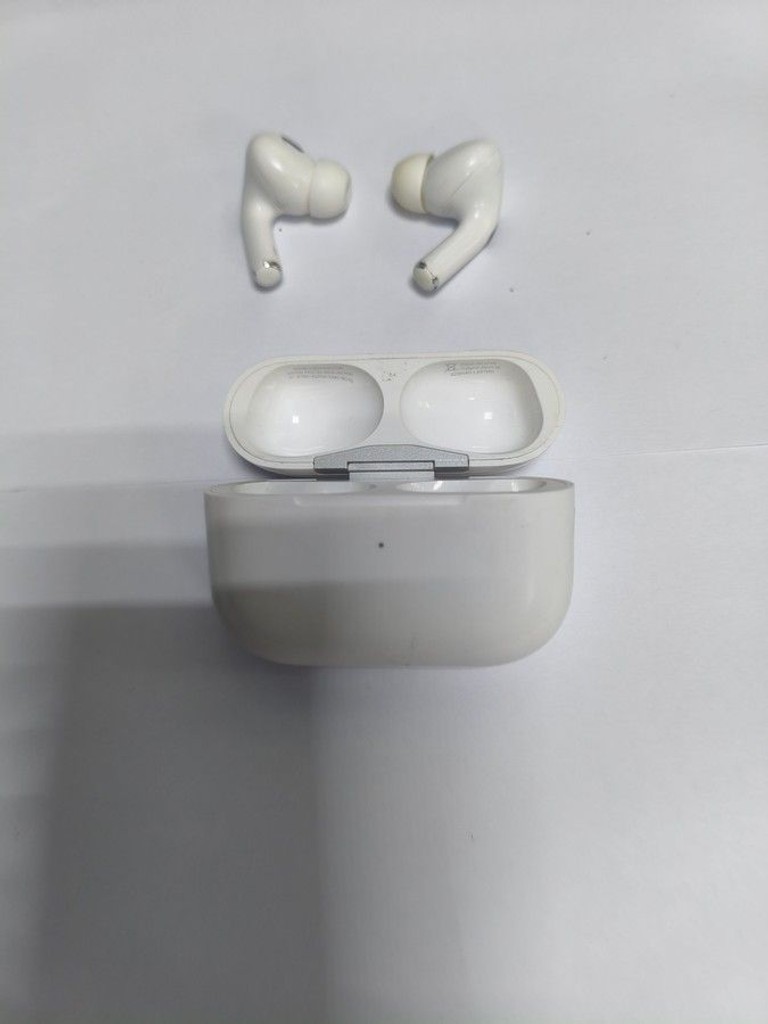 Купити Apple airpods pro 2nd generation magsafe Б/У