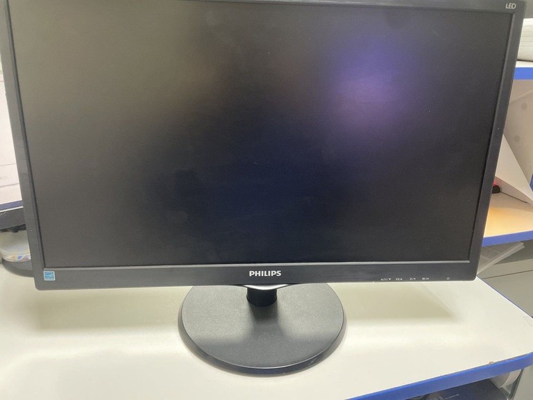 Дешево Philips 223v5l з ломбарду