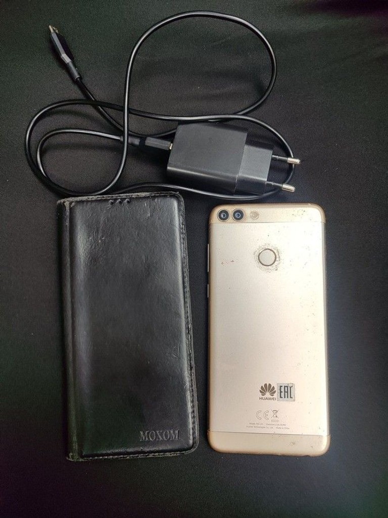 Дешево Huawei p smart fig-lx1 3/32gb з ломбарду