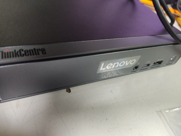 Дешево Lenovo ThinkCentre neo 50q Gen 5 Black (13B9000RUI) з ломбарду