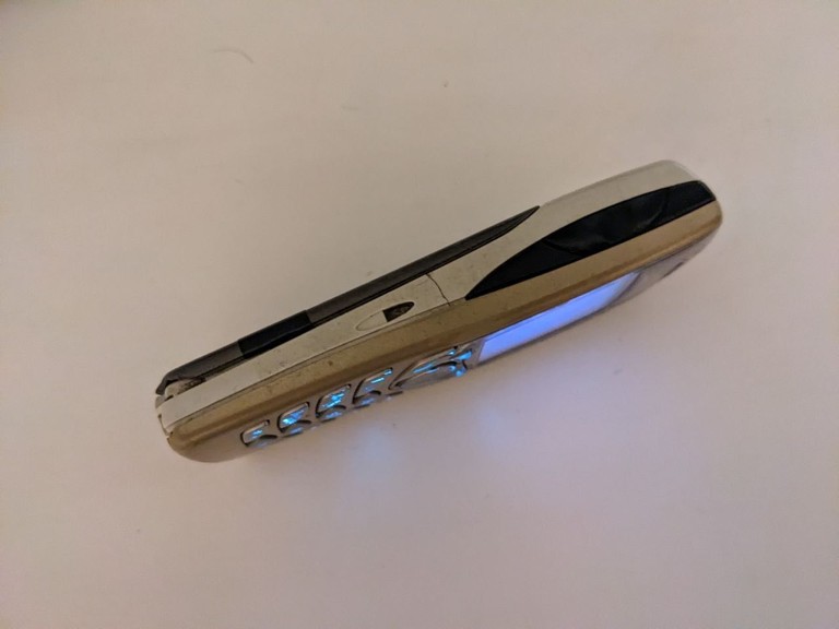 Дешево Nokia 6100 з ломбарду