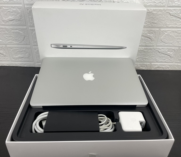 Купить Apple MacBook Air 13.3" 2017 A1466 Б/У