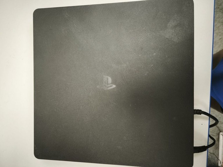 Купити  Sony PlayStation 4 Slim 1TB Black Б/У
