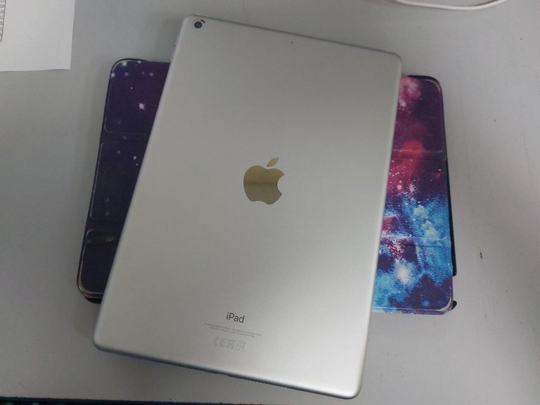 Купити Apple ipad 10.2 2021 wi-fi 64gb Б/У