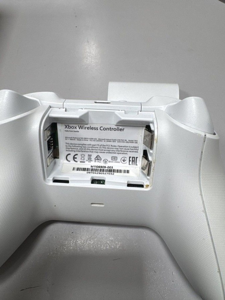 Дешево Microsoft xbox series x s wireless controller з ломбарду