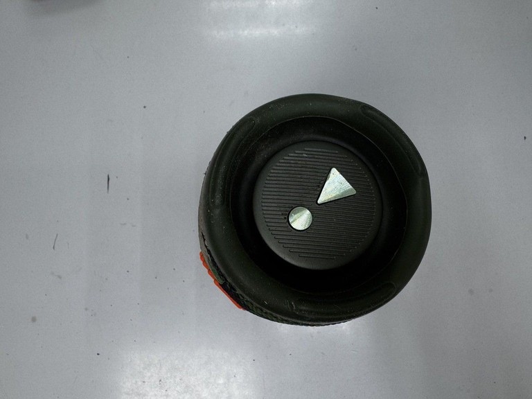 Дешиво Jbl charge 5 с ломбарда