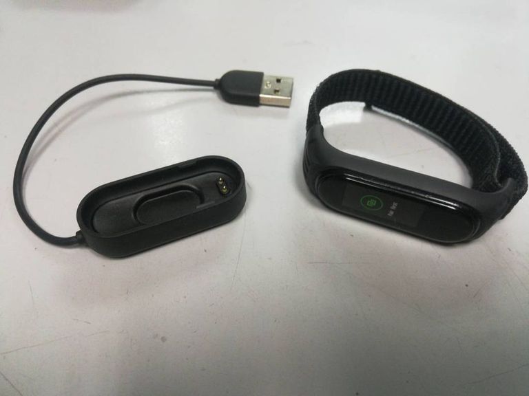 Оголошення Xiaomi Mi Smart Band 4 Black Б/У
