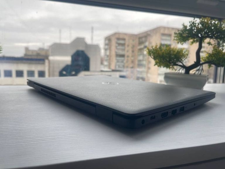 Ігровий ноутбук Dell Latitude 3490 14"HD 8/256 SSD i7-8550U + R7 M460 2 GB GDDR5 Код:null. Зображення 8