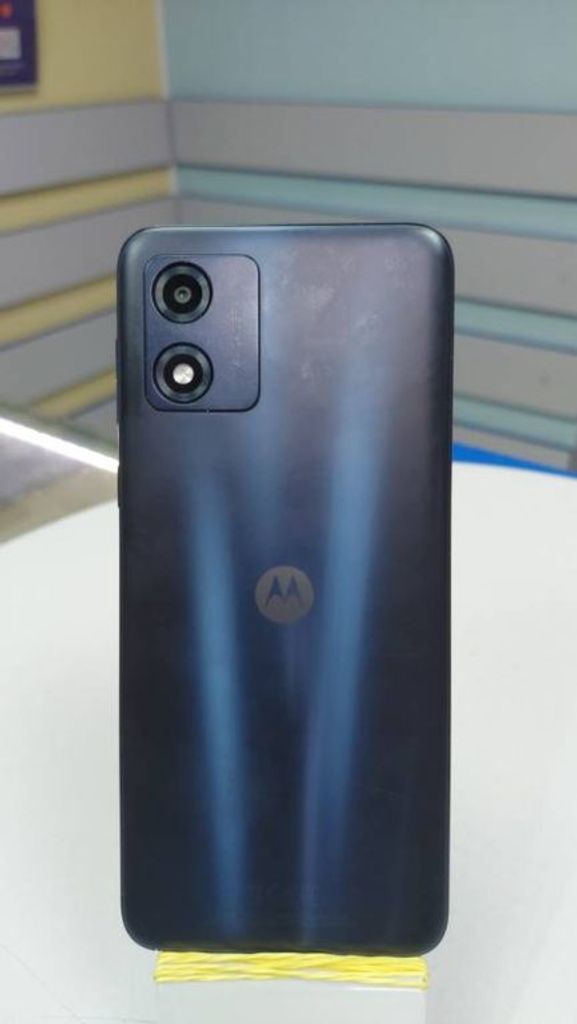 Дешиво Motorola xt2345-3 e13 2/64gb с ломбарда