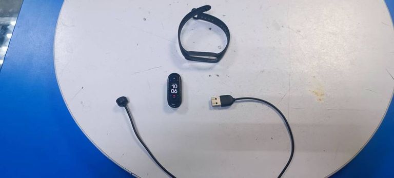 Оголошення Xiaomi mi band 6 Б/У