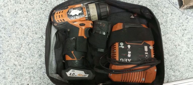 Дешиво AEG BS 12 C2 LI с ломбарда