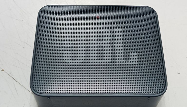 Купить Jbl go essential Б/У