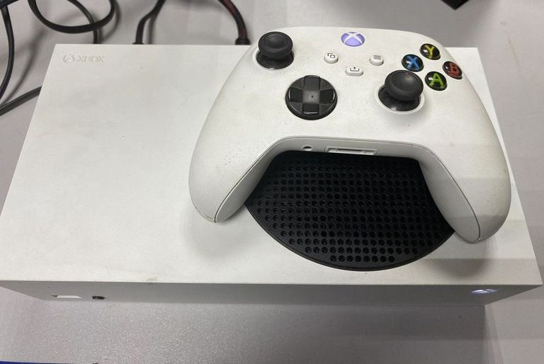 Купить Microsoft Xbox Series S 512GB (889842651386) Б/У