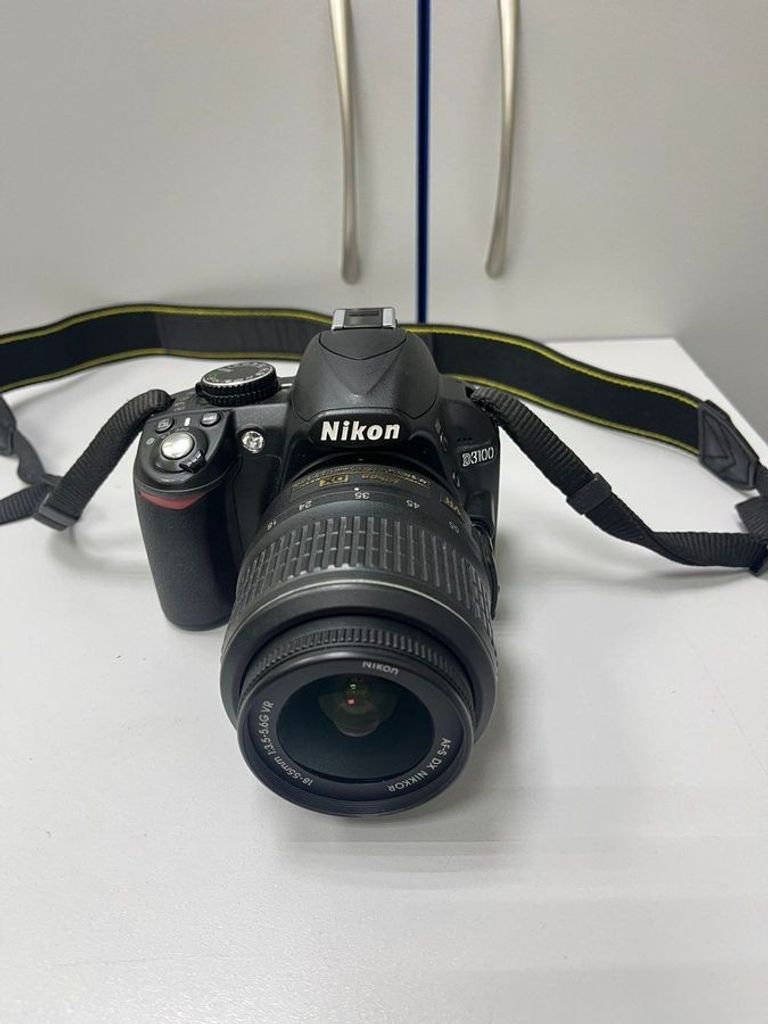 Купити Nikon d3100 kit / af-s nikkor 18-55mm f:3,5-5,6g vr dx Б/У