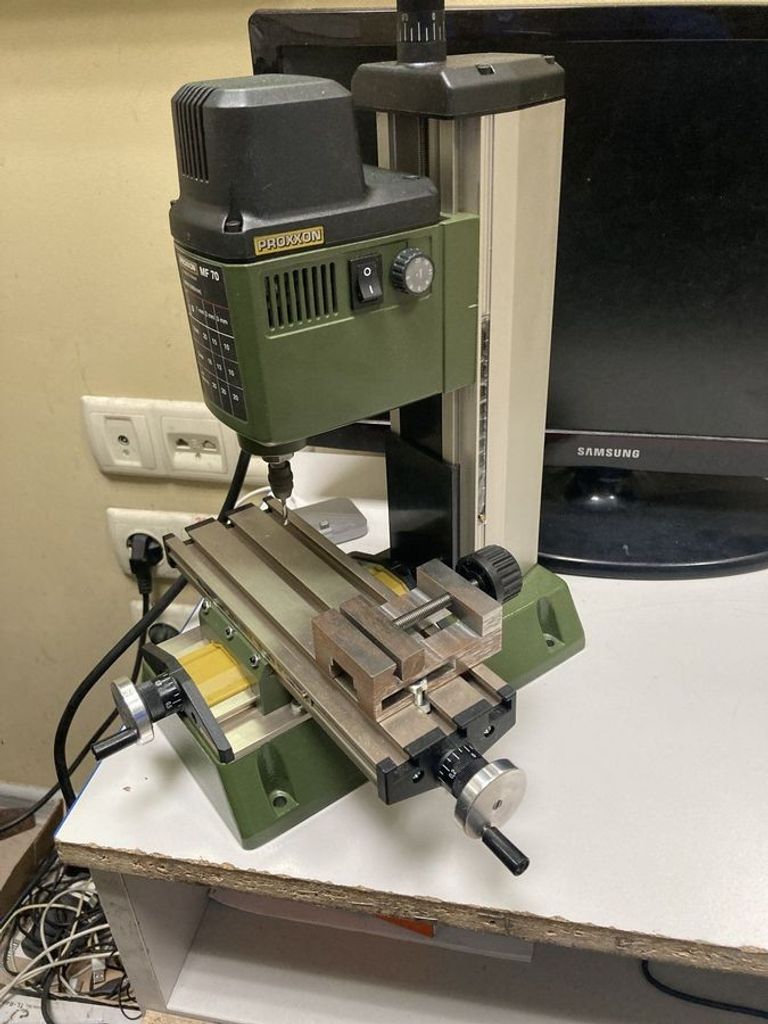 Дешиво Proxxon mf-70 с ломбарда