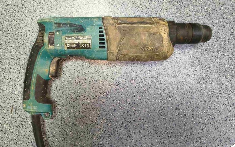 Дешево Makita HR2470 з ломбарду