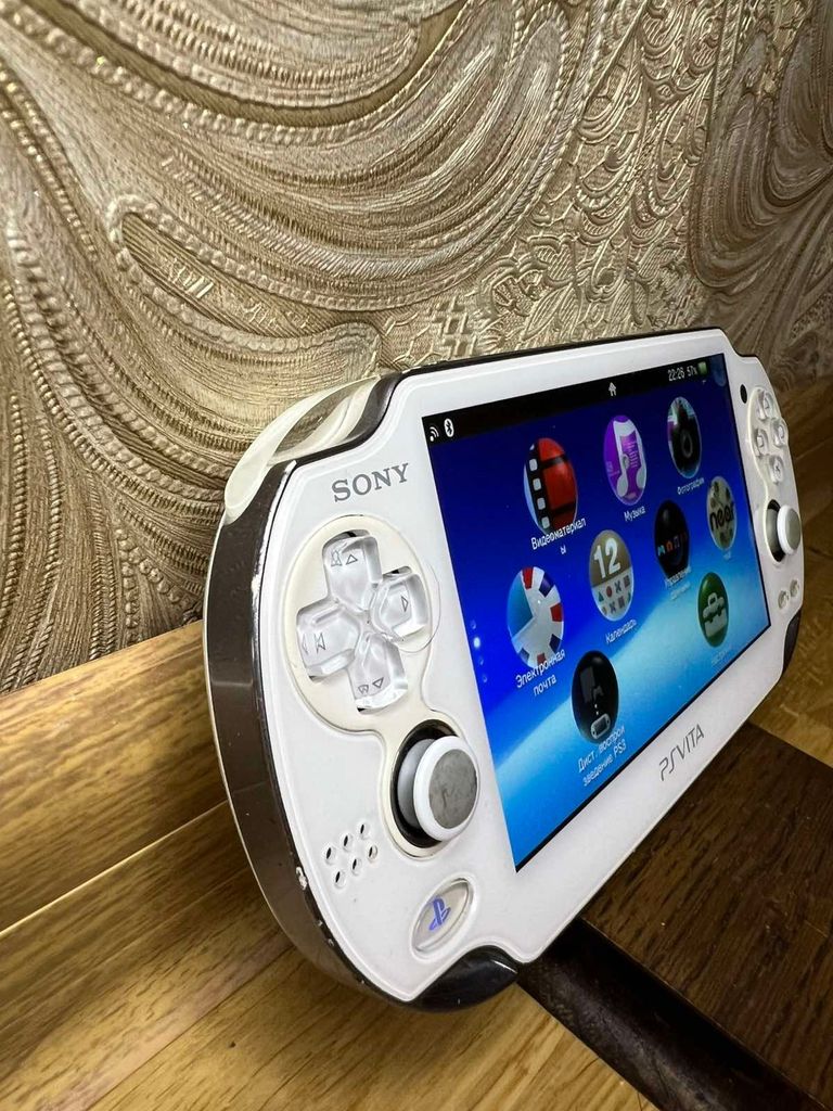 Оголошення Ігрова приставка Sony PSP Vita (PCH-1004) + SD 64GB Прошита!!! Б/У