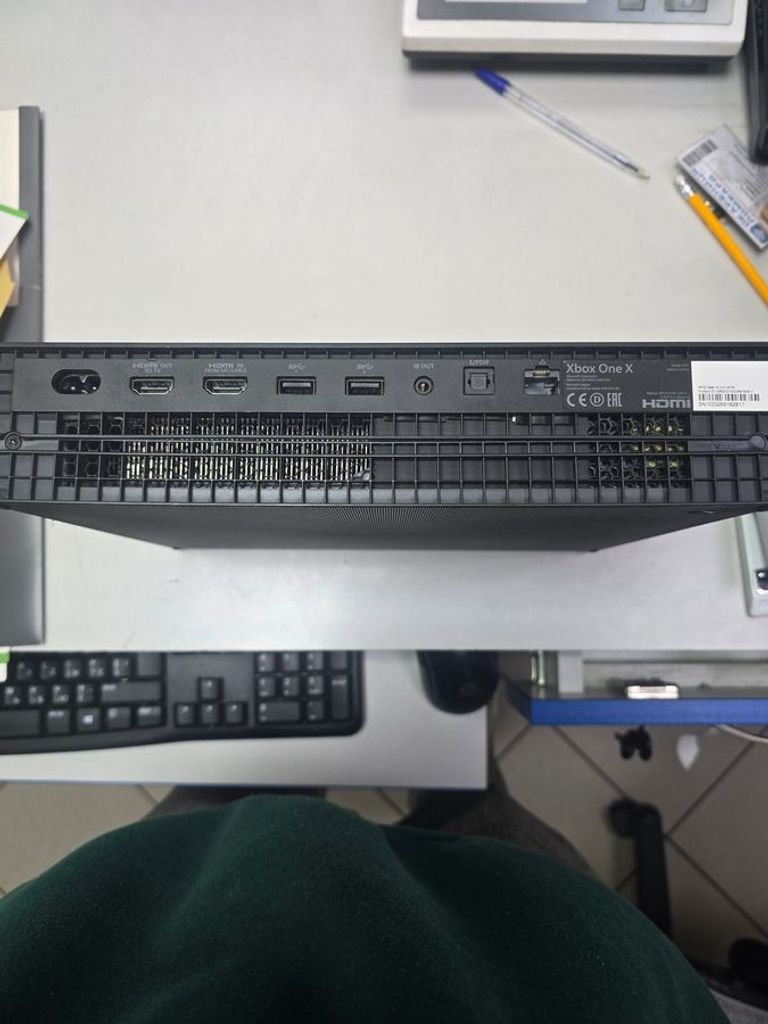 Microsoft Xbox One X 1TB White Код:01-200789149. Изображение 5