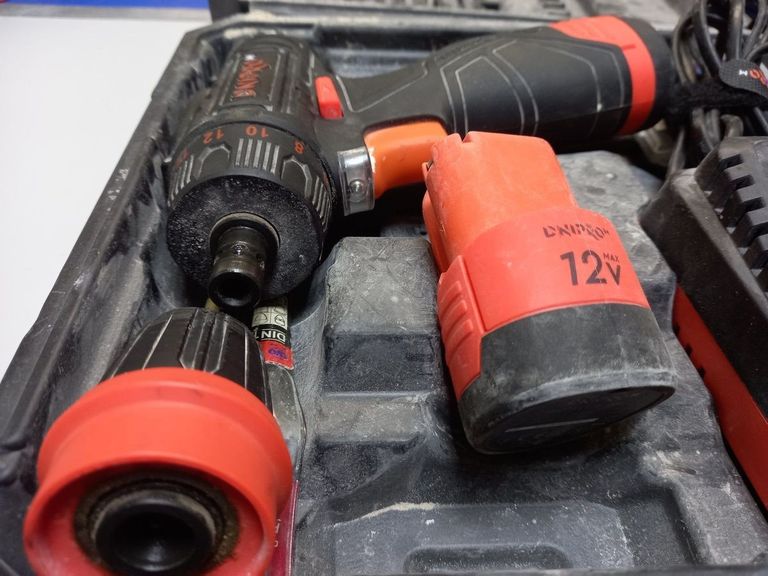 Оголошення Dnipro-M cd-12qx/ rs-12 2акб зп Б/У