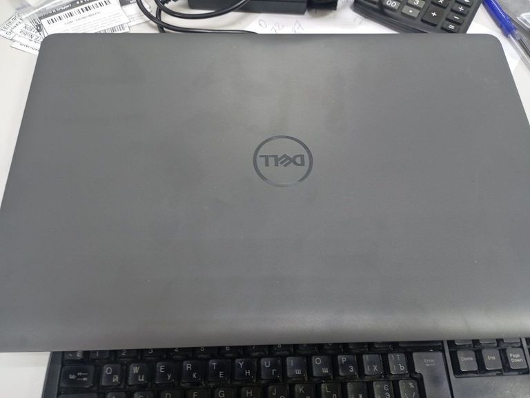 Дешиво Dell 15/core i3-1315u ddr5/8gb ddr5/hdd *відсутній/ssd 256 gb/*інтегрована с ломбарда