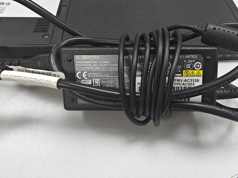 Fujitsu 12/core i3 8145u ddr4/8gb ddr4/hdd *відсутній/ssd 240 gb/*інтегрована Код:01-200803620. Зображення 6