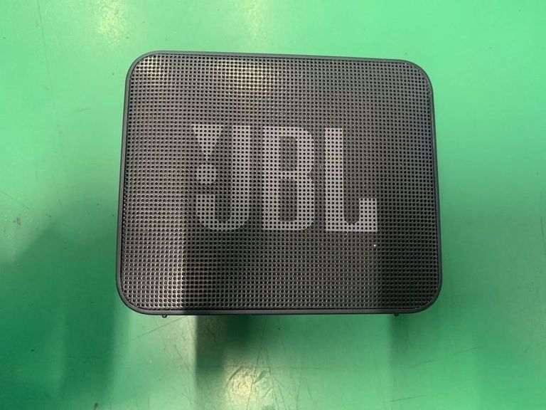 Купить Jbl go essential Б/У