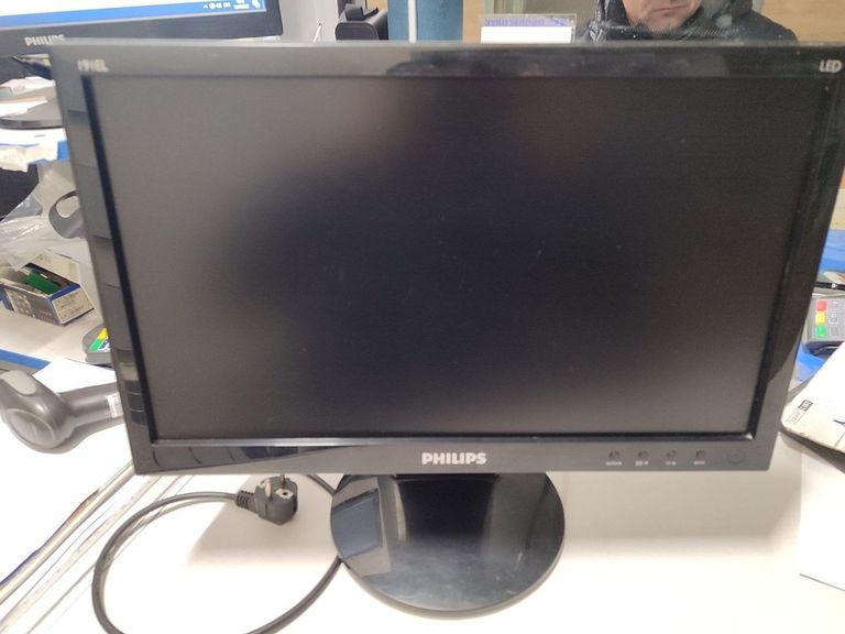 Дешево Philips 191ew9fb з ломбарду