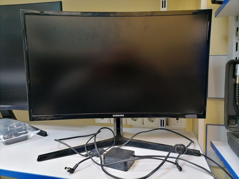 Samsung odyssey gaming crg5 lc24rg50f Код:01-200820760. Зображення 5