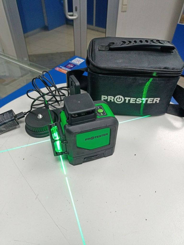 Купити Protester LL412G Б/У