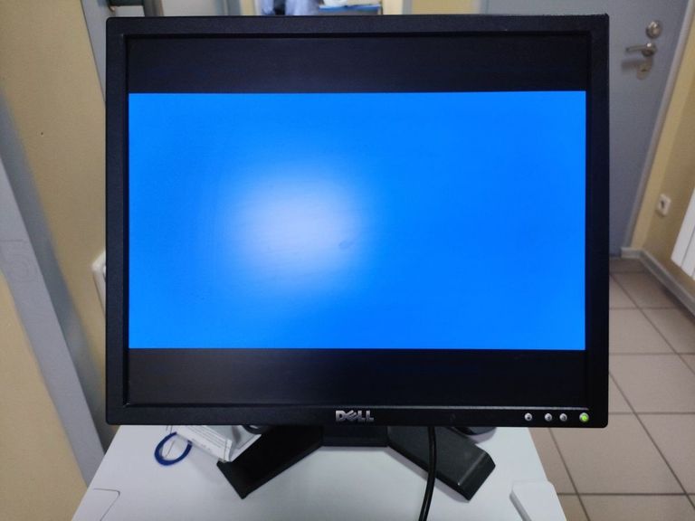 Дешево Dell e198fp з ломбарду